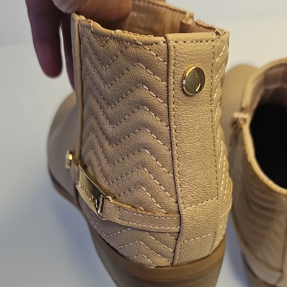 Nautica Women's Beige Ankle Booties‎ Size 4